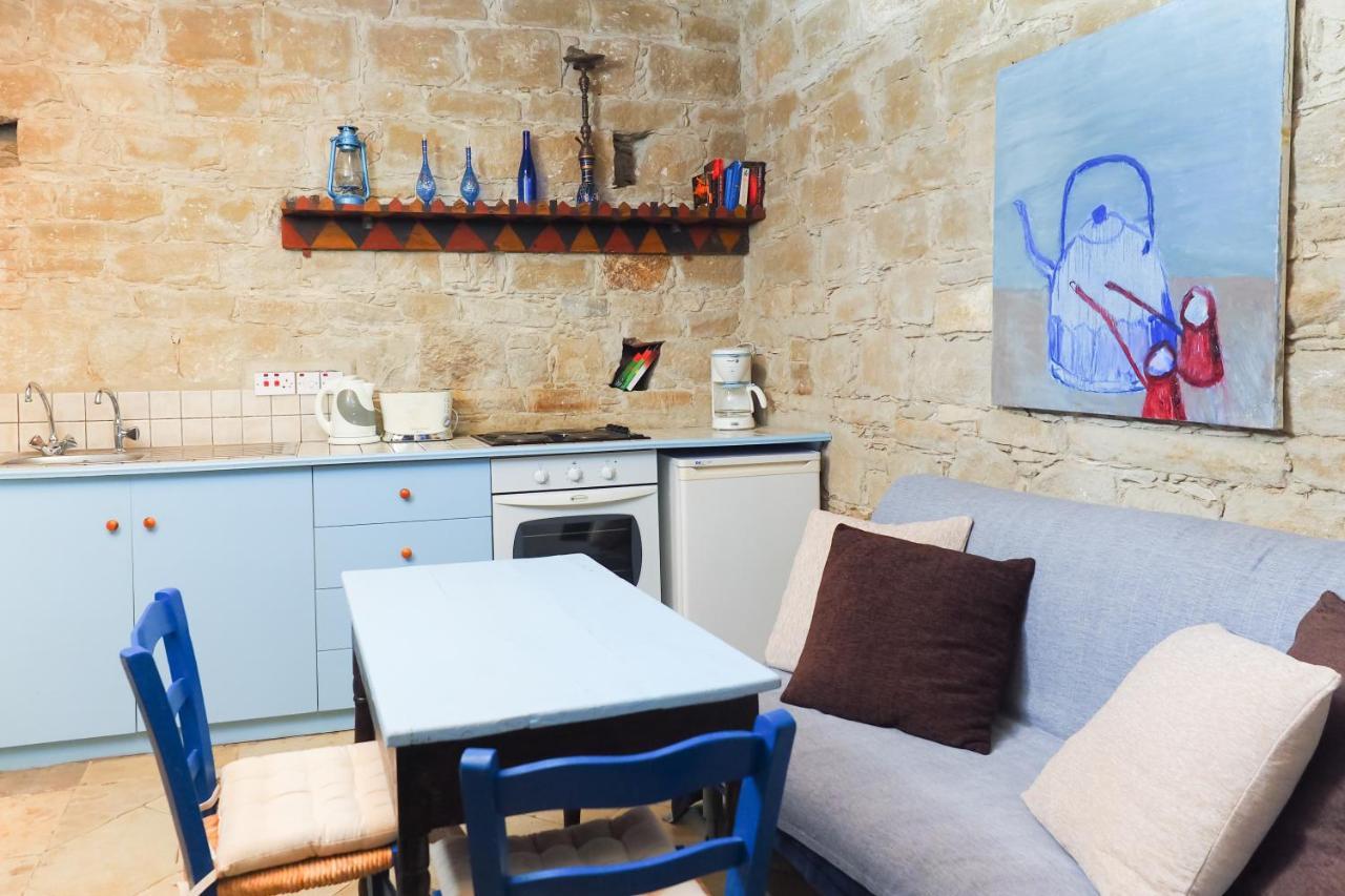 Aparthotel Myrto House à Tochni Extérieur photo